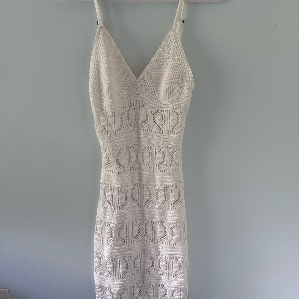 Olive & Oak White Tiered Bodycon Midi Dress